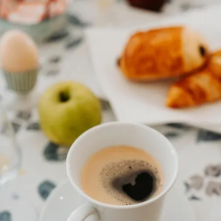Le Clos De Bellevue Bed & Breakfast