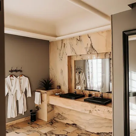 Le Clos De Bellevue 4*