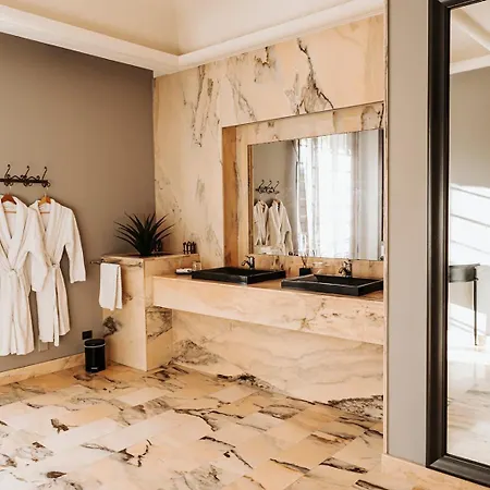 Le Clos De Bellevue 3*