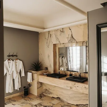 Le Clos De Bellevue 3*